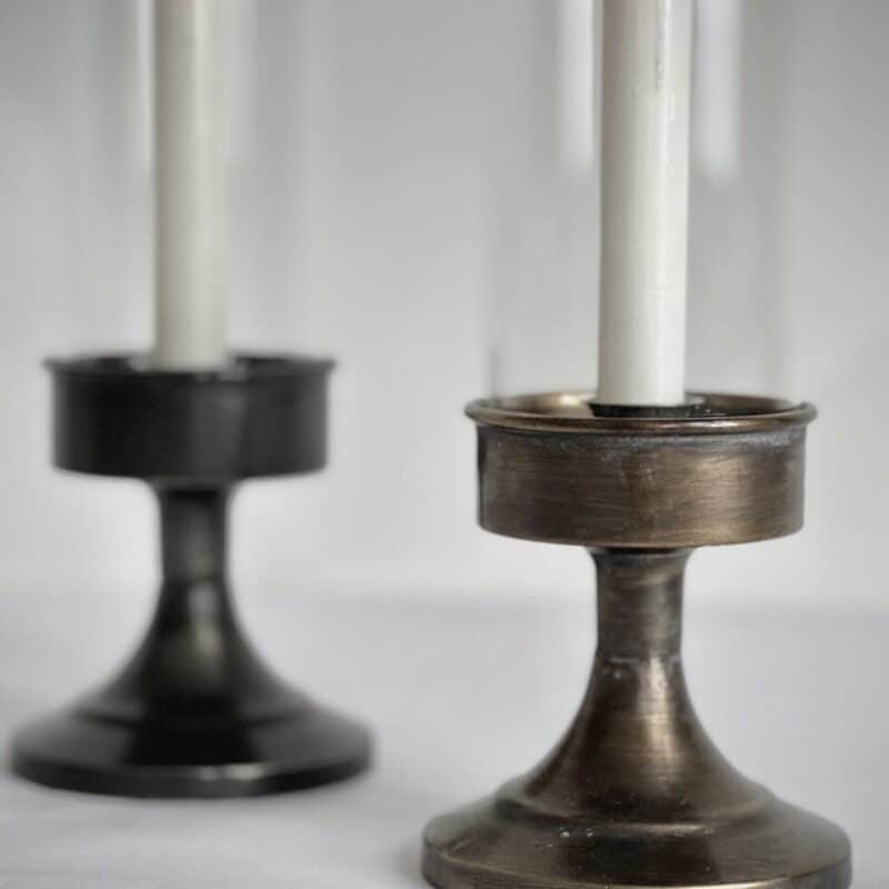 Ljusstake med cylinderglas på fot