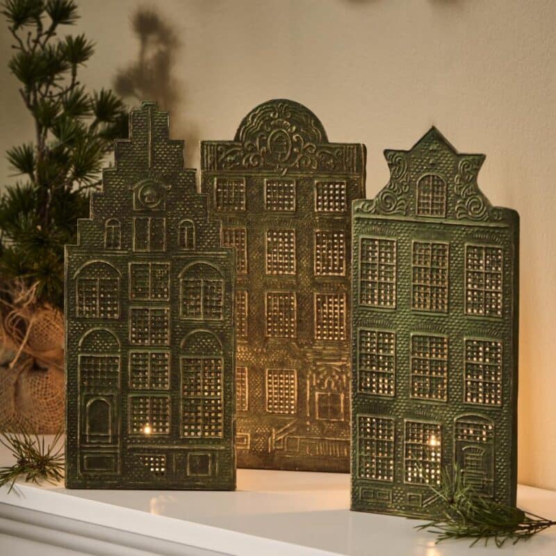 Hus display i metall  – ljuslykta mix