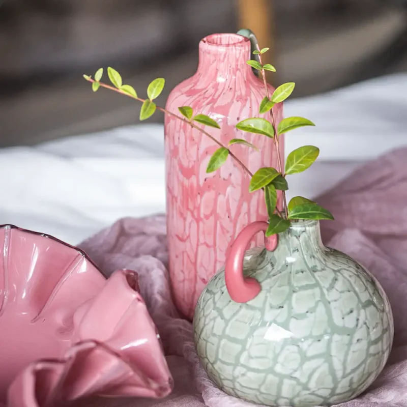 Vas i glas grön och rosa