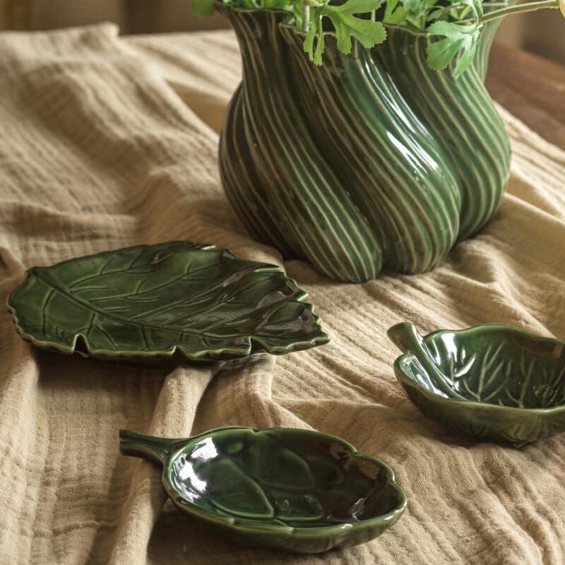 Tallrik / fat grönt blad